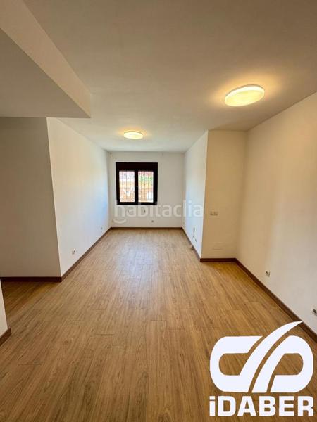 Foto 1b697527-0f94-4f4b-abfc-3433a33ddc9a. Pis amb calefacció aparcament a Lominchar