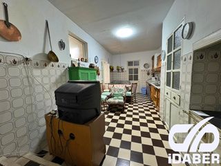 Casa a Quintanar de la Orden. Vivienda tradicional en pleno centro de quintanar