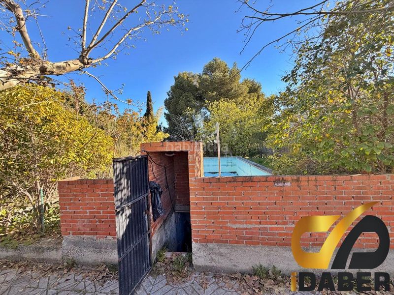 Foto a9e23861-5bf2-4868-87a5-f957ca95b558. Casa amb piscina a Yuncler