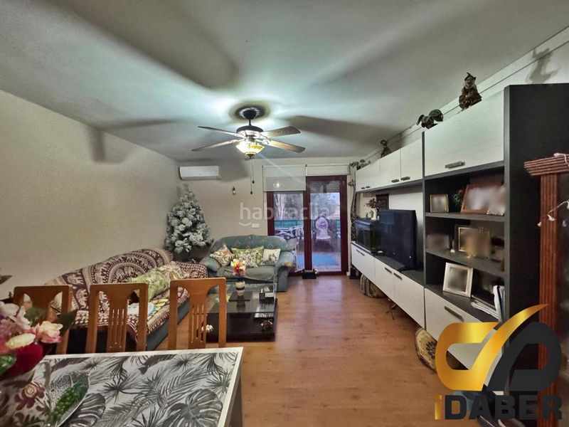Foto 48ccb327-ba7f-454b-83dd-4bcd422b7c9b. Edificio  completo local comercial y 3 viviendas en Carranque