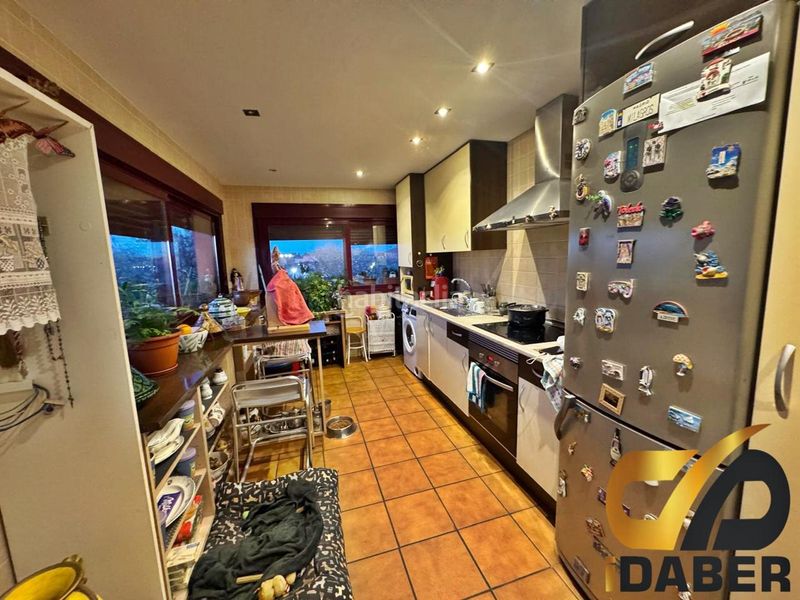Foto a3844b5c-ba3d-49e5-8613-510dfae5acd5. Edificio  completo local comercial y 3 viviendas en Carranque