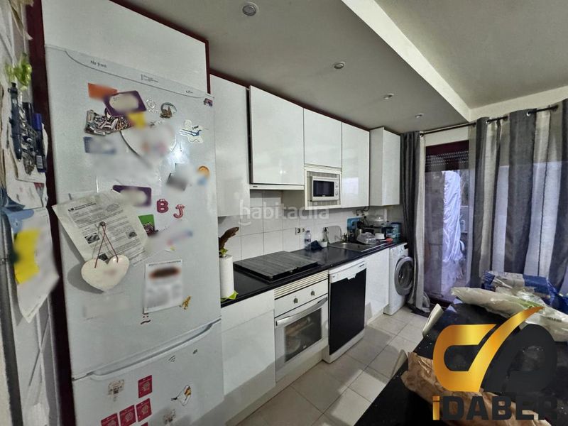 Foto b5d17bce-35ac-44ea-97c7-7130b894b858. Edificio  completo local comercial y 3 viviendas en Carranque