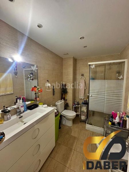 Foto f4a6b122-6408-4b91-a25f-12e103fc0aa8. Edificio  completo local comercial y 3 viviendas en Carranque