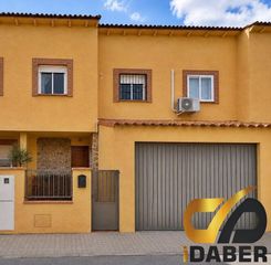 Maison jumelée à Magán. Chalet adosado con placas solares y excelentes calidades en magá