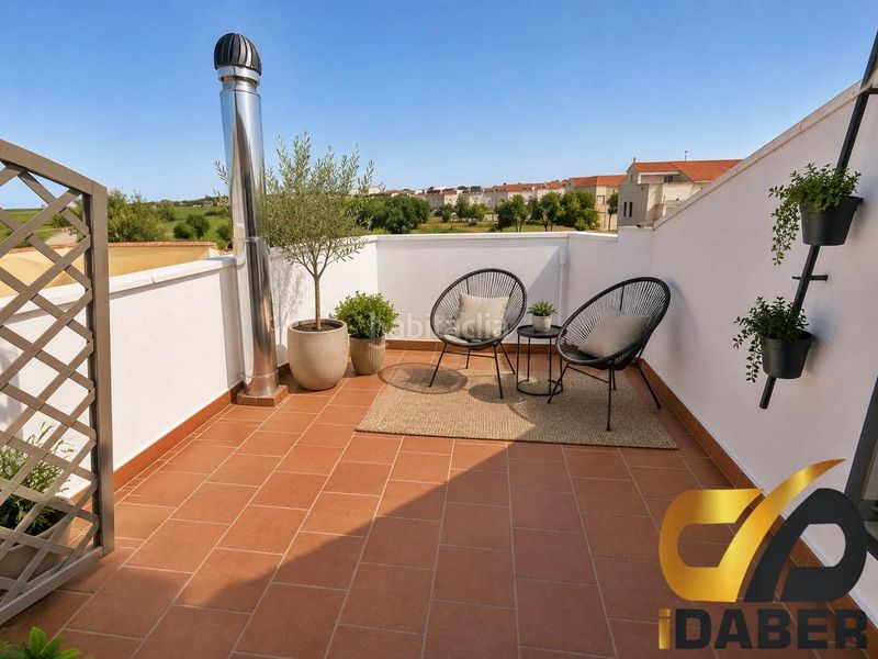 Foto cd0aad79-cec0-444a-850d-80601ee5a465. Casa adossada a Magán