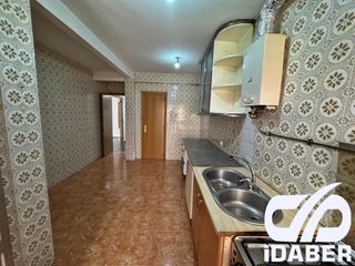 Pis a Parque Manuel de Vega-Carretera de Ugena. Amplio piso en zona centro de illescas