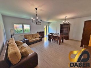 Casa a schiera in Mocejón. Amplio chalet adosado de 5 dormitorios en mocejón