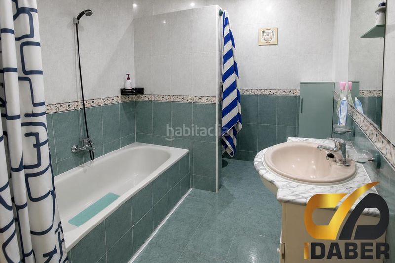 Foto f37143c2-65c1-44ed-babb-52320bb961fa. Casa adossada amb calefacció a Parque Manuel de Vega-Carretera de Ugena Illescas