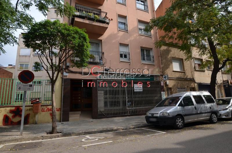 Foto ad09f667-364a-4cf3-acc4-68a1630e6eff. Locale commerciale in Ca n'Aurell Terrassa