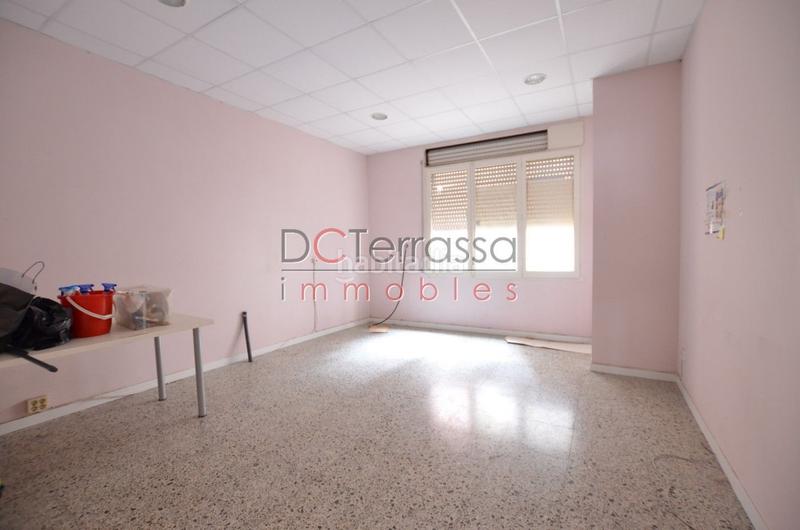 Foto e382a046-b117-4733-8e75-56a02bbc6396. Locale commerciale in Ca n'Aurell Terrassa