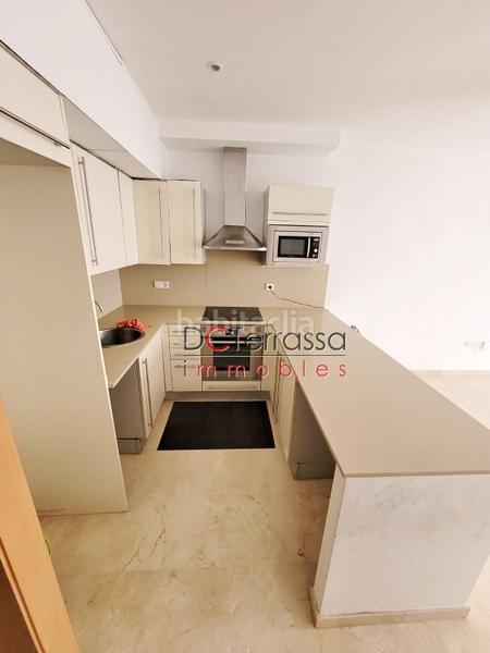 Foto f432cbae-adb6-403d-b29d-bfa74668207d. Etagenwohnung mit heizung in Barri del Centre Terrassa