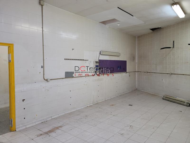 Foto 033f20b1-9ef1-4c15-b528-fe0a2f692d6b. Local comercial en La Maurina Terrassa