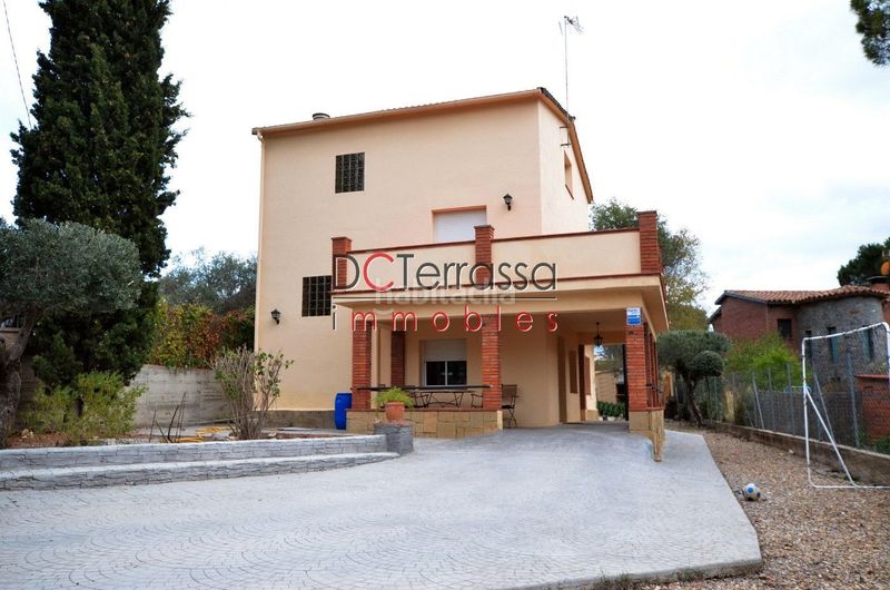 Foto f2e6d2e5-0171-4498-b24d-586a3e81004d. Casa amb calefacció a Viladecavalls