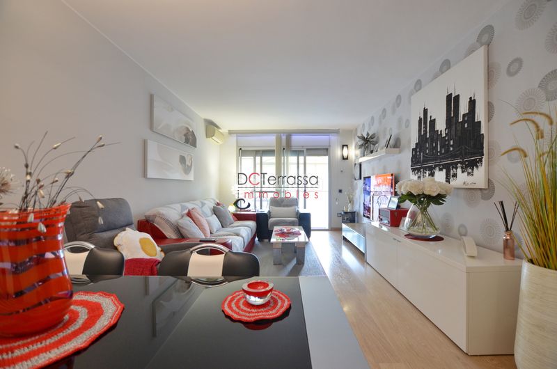 Foto 46340aab-3686-4579-b80a-5256a092df83. Pis amb calefacció aparcament a Mercat Rubí