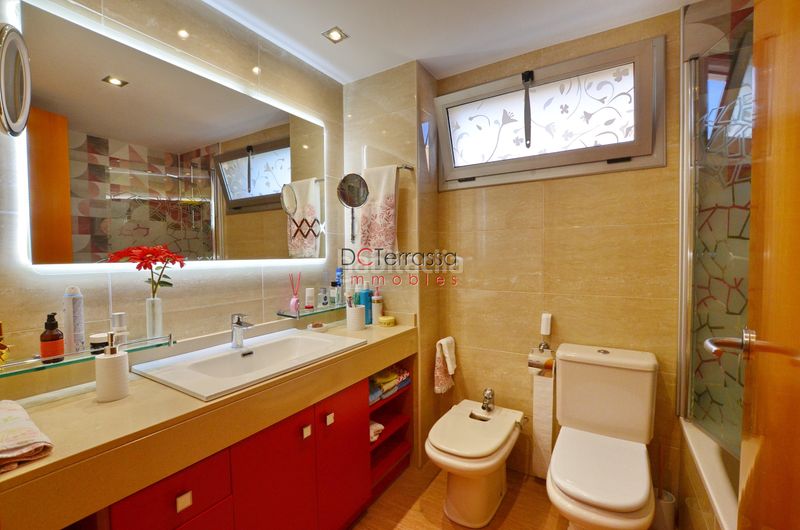 Foto 52062fdf-a6e2-4e84-9006-c3ad318b8d84. Pis amb calefacció aparcament a Mercat Rubí