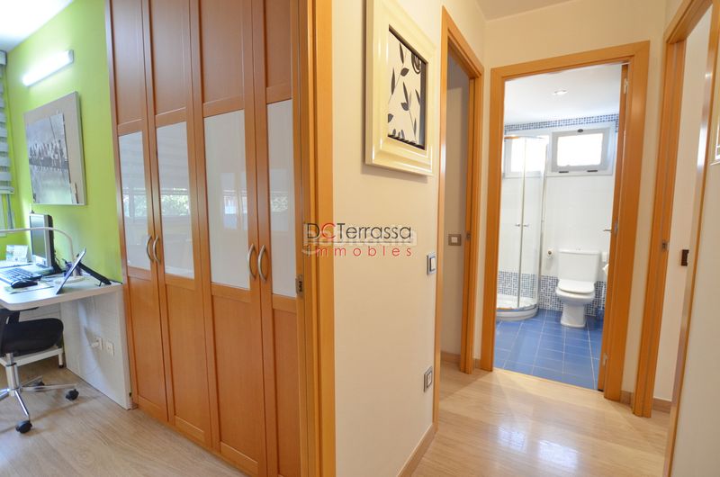 Foto a30cd84b-8982-4ef7-9298-1afc43562d38. Pis amb calefacció aparcament a Mercat Rubí