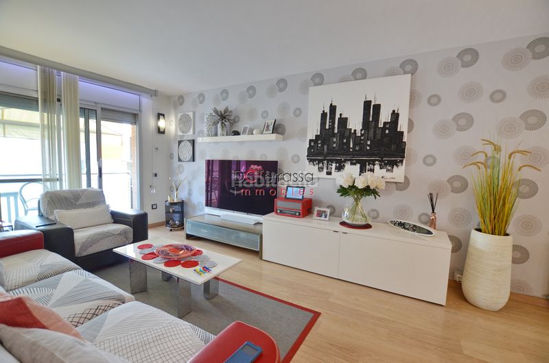 Foto 59ed8afe-f64b-4952-b11d-8ded03173e97. Piso en Mercat Rubí