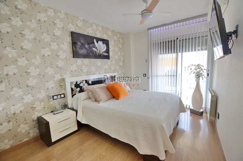 Foto ac3f82f7-c004-4bfe-a4a1-283d7dfab3c2. Piso en Mercat Rubí