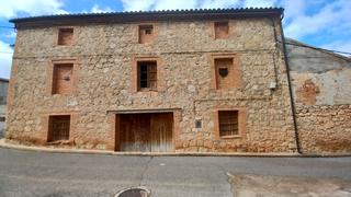 Casa  Calle san antonio. Casa de piedra en alfambra