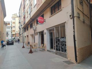 Location Local commercial à Calle santa emerenciana 2. Local en alquiler en el centro de teruel