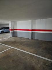 Alquiler Parking coche en Avenida de sagunto 66. Plaza de garaje en avenida sagunto
