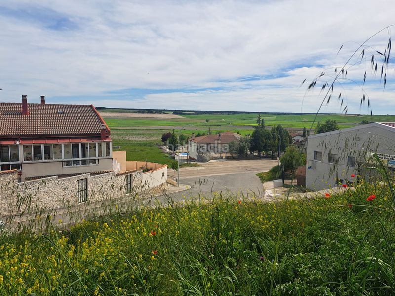 Foto c8eacc9d-ac4d-40b0-8079-62db041ba9a1. Terrain résidentiel dans calle bodegas 1 dans Montemayor de Pililla