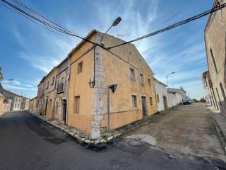 Casa aparellada a Parrilla (La). Casa en venta con patio y buhardilla en la parrilla