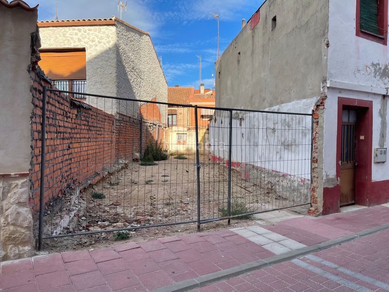 Foto b1c0d390-4185-46f7-ad52-32d2bcdaf11d. Terrain résidentiel dans calle abelardo 28 dans Tudela de Duero