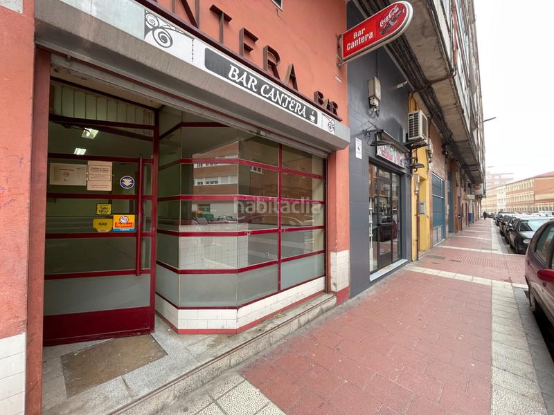 Foto e17ef83a-7656-475a-92bf-07cddb8d700a. Locale commerciale in calle celtas cortos 14 in Delicias Valladolid