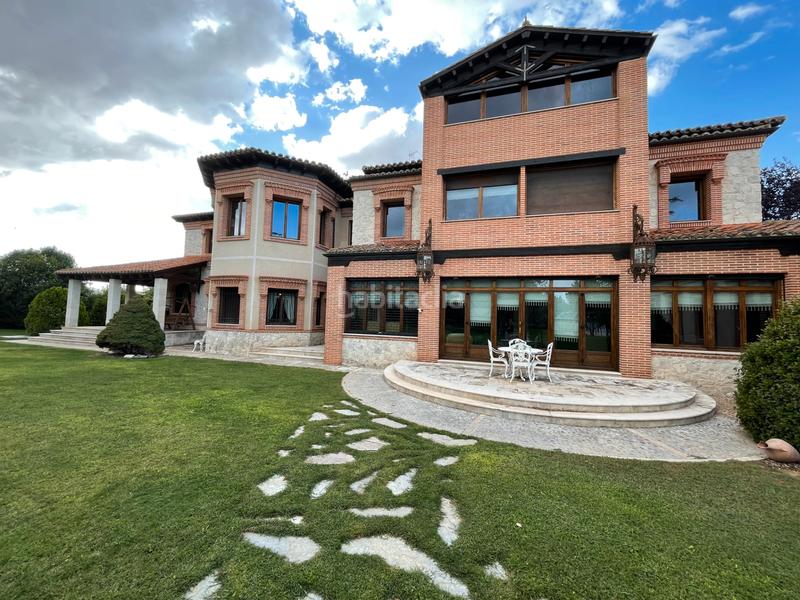 Foto 0dd966c3-f32f-4ab6-aaff-a582d5c26303. Chalet chalé exclusivo en Extrarradio Valladolid