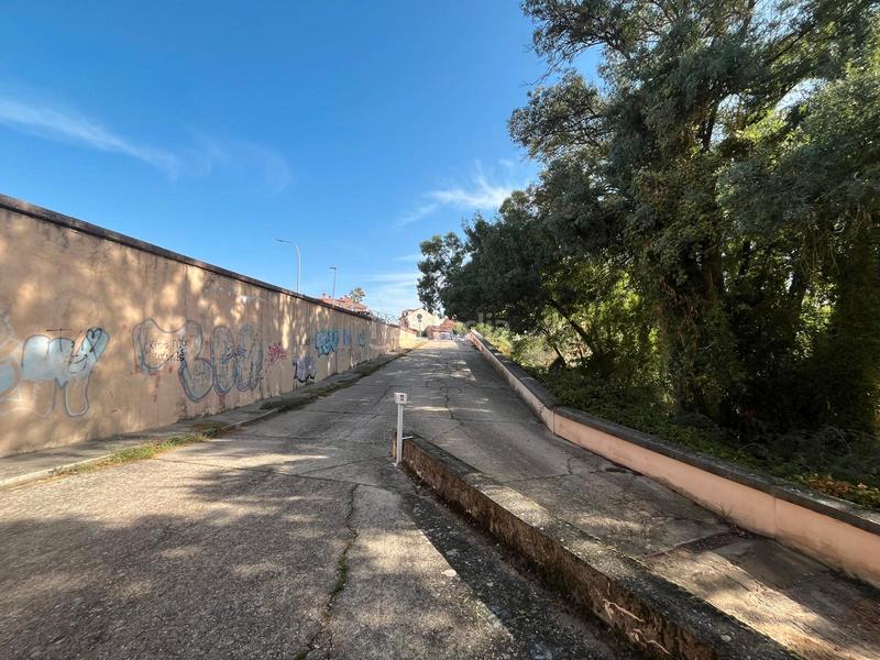 Foto a2383af8-2eb8-44fe-a567-d25f4731200a. Autoparkplatz in calle bosque 56 in Tudela de Duero