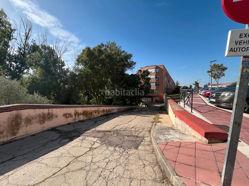 Foto bbb96321-57ed-4f22-bc5d-127d1ac5b36b. Autoparkplatz in calle bosque 56 in Tudela de Duero