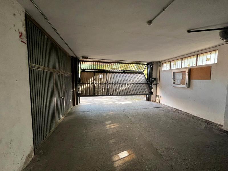 Foto c9ac97d4-c11f-42d0-8c8b-c0b061861a17. Autoparkplatz in calle bosque 56 in Tudela de Duero