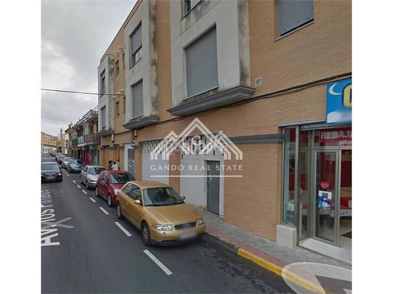 Foto eb1abf42-6295-4adc-83df-2f6837d5ca48. Local comercial a los pirralos 35 a Centro - Doña Mercedes Dos Hermanas