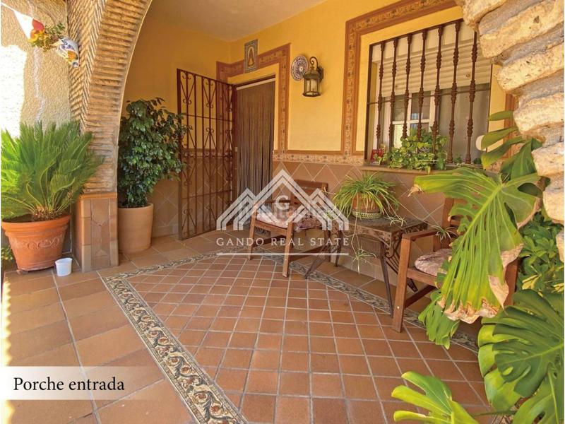 Foto 55fc0b31-4978-4fa2-8150-2b98e6759431. Xalet amb aparcament a Arco Norte - Avda España Dos Hermanas