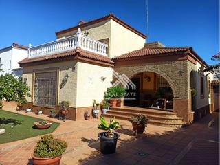 Xalet  Miguel hernndez. Chalet independiente en dos hermanas