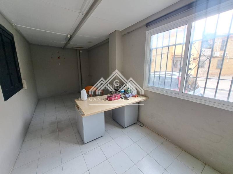 Foto e203c065-9337-4c16-86bc-56a0fd0226e5. Alquiler local comercial local en alquiler avenida españa en Dos Hermanas