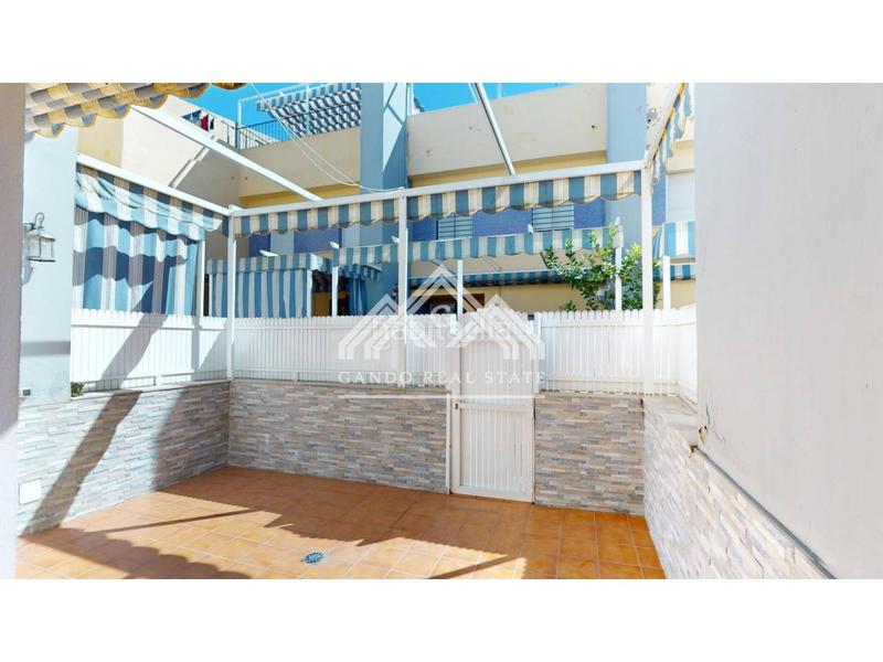 Foto 14e7b75f-7d20-41b5-a822-d5e75ad2ba4d. Zweistöckige wohnung mit parking in Centro - Doña Mercedes Dos Hermanas