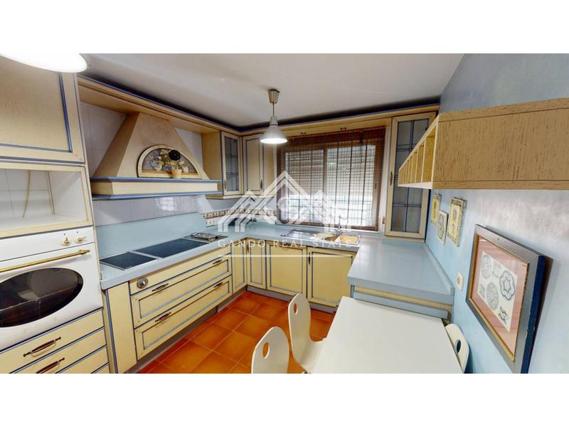 Foto 7b2476bd-d238-41eb-837e-cb03bfcc85e2. Zweistöckige wohnung mit parking in Centro - Doña Mercedes Dos Hermanas