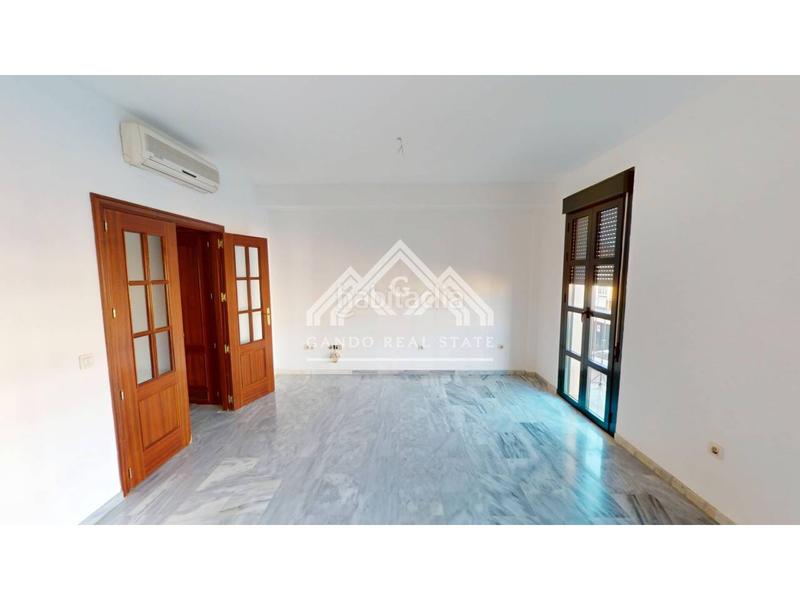 Foto d3f87365-c52c-455e-9fe5-c1695cc2ec71. Zweistöckige wohnung mit parking in Centro - Doña Mercedes Dos Hermanas