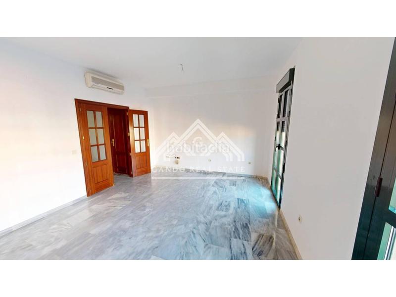 Foto f1c7d32d-6afd-478f-8783-41935ae91dda. Zweistöckige wohnung mit parking in Centro - Doña Mercedes Dos Hermanas