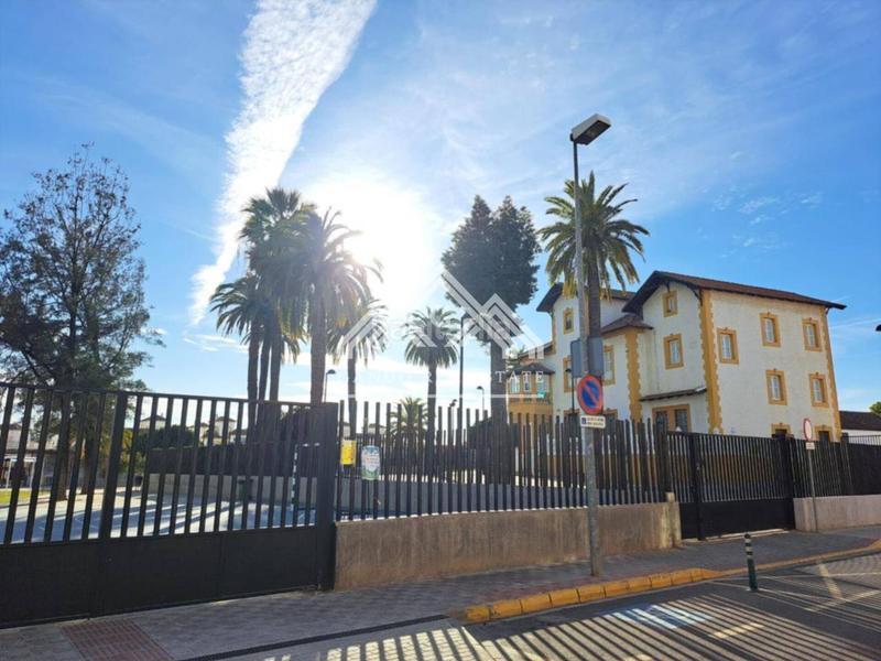 Foto 62da106b-a60e-45f8-8c1d-bf270d8d3a40. Rent flat with parking pool in Arco Norte - Avda España Dos Hermanas