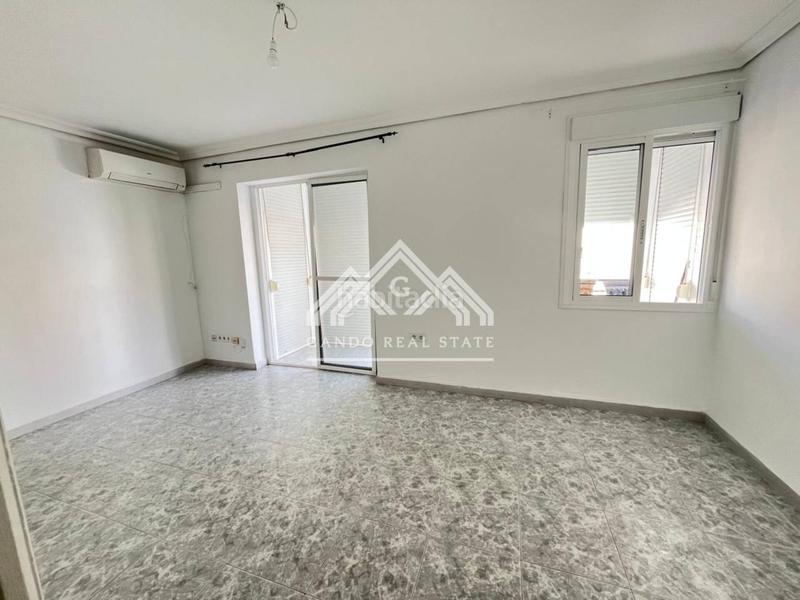 Foto 13fbdc27-369c-4a5f-8bd3-81a2e7b1e6a1. Alquiler piso  en alquiler en triana barrio león en Sevilla