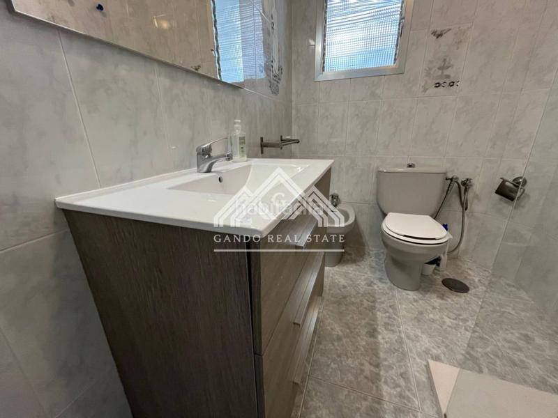 Foto 72c7dd9f-4aa5-42c8-8ac2-7022a5dd05f7. Rent flat in El Tardón - El Carmen Sevilla