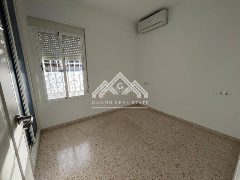 Foto 3971bc02-79f9-475b-a1a3-a5b4b323fc87. Location chalet avec parking dans Olivar de Quintos Montequinto