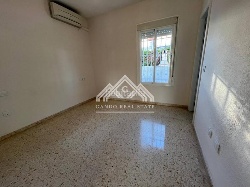 Foto 3cd7cb66-7649-4325-9e92-83c190ecf47e. Location chalet avec parking dans Olivar de Quintos Montequinto