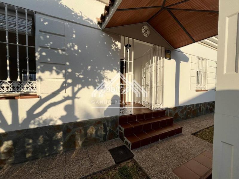 Foto 4a832900-516e-4087-b9c1-a40714af0169. Location chalet avec parking dans Olivar de Quintos Montequinto