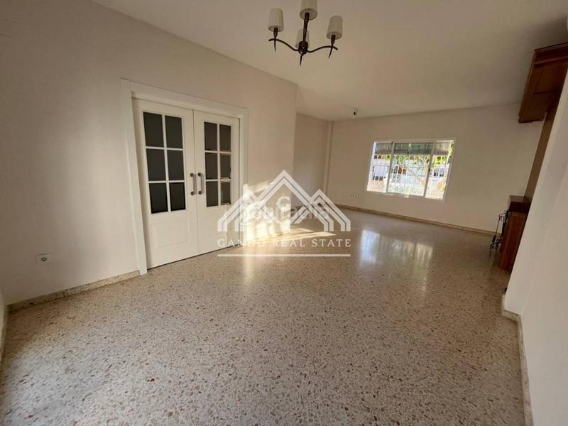 Foto 5359d91b-df49-48aa-b8f4-4dce86ed2039. Location chalet avec parking dans Olivar de Quintos Montequinto