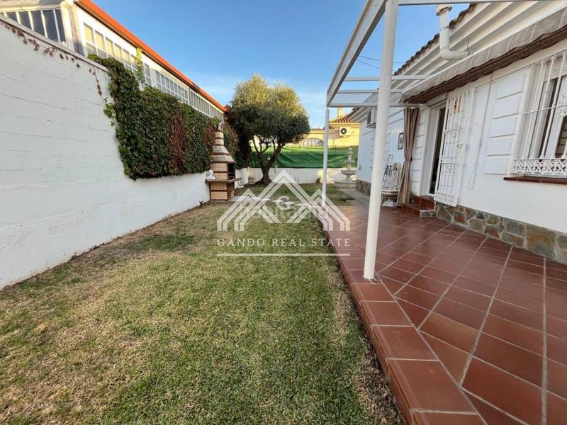 Foto 933da819-bdd3-4b0c-8a57-144f9fd8c949. Location chalet avec parking dans Olivar de Quintos Montequinto