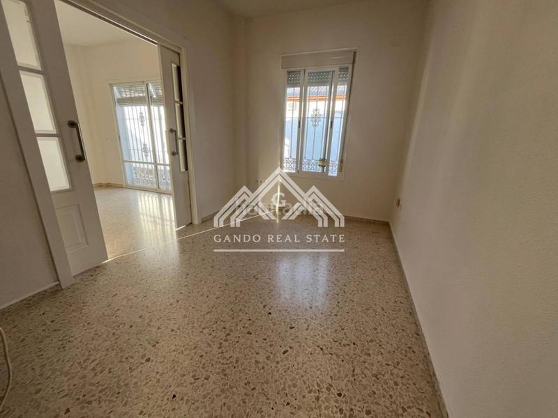 Foto 140d8cf8-b216-4f3d-b784-b058a82bb207. Miete chalet mit parking in Olivar de Quintos Montequinto